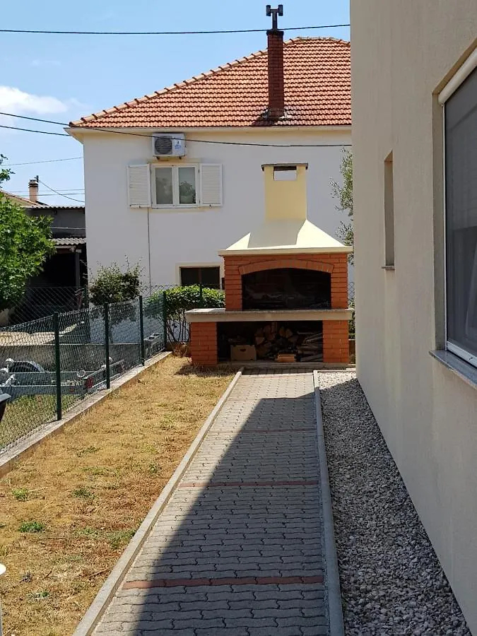 Vila Mila Apartments Sukosan