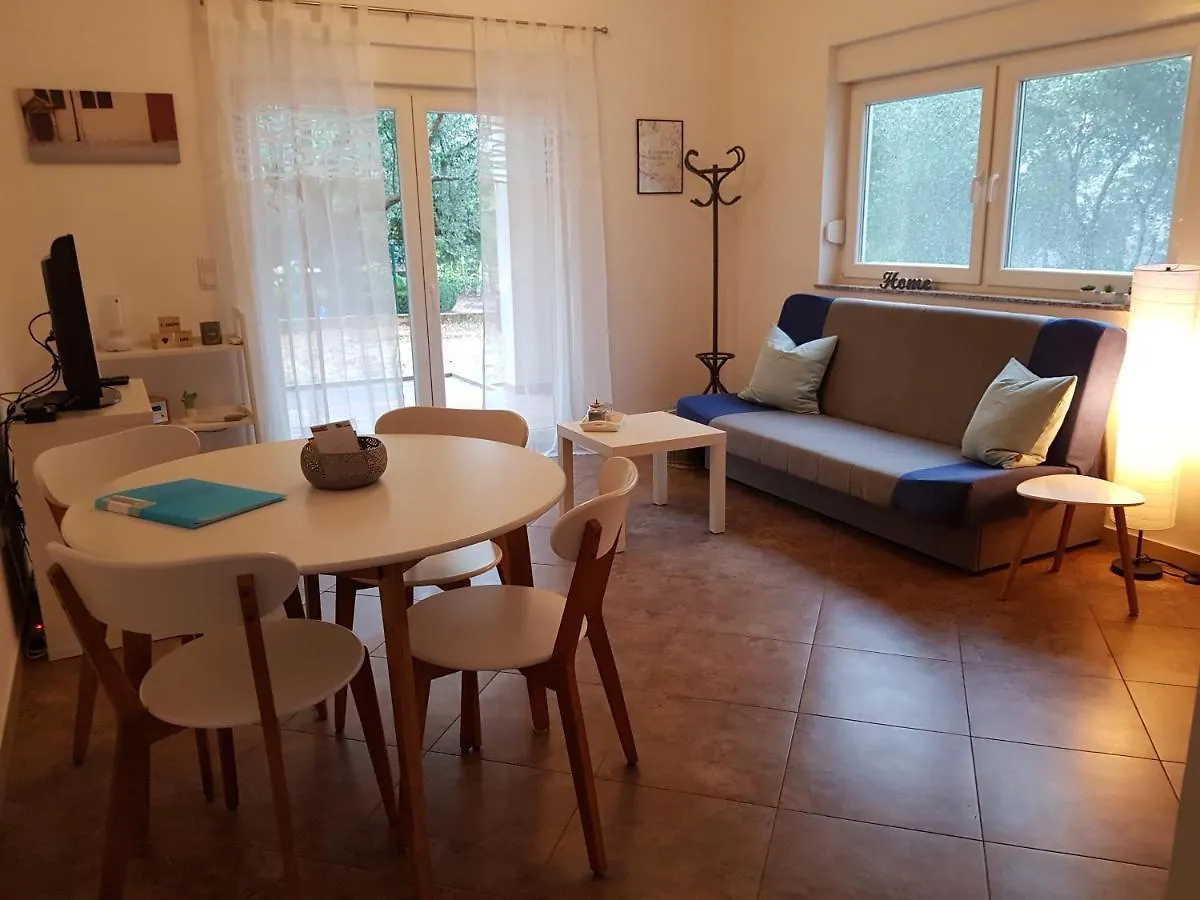 Vila Mila Apartments Sukosan
