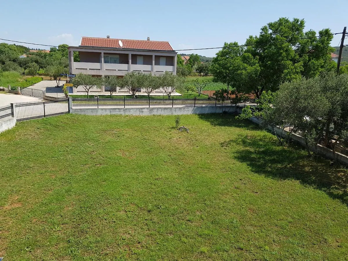 Vila Mila Apartments Sukosan Croatia