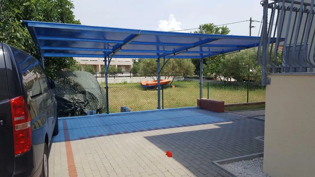 Vila Mila Apartments Sukosan